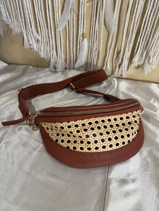 Universal Thread Handbags - Woven Zola Rattan Brown Belt Bag